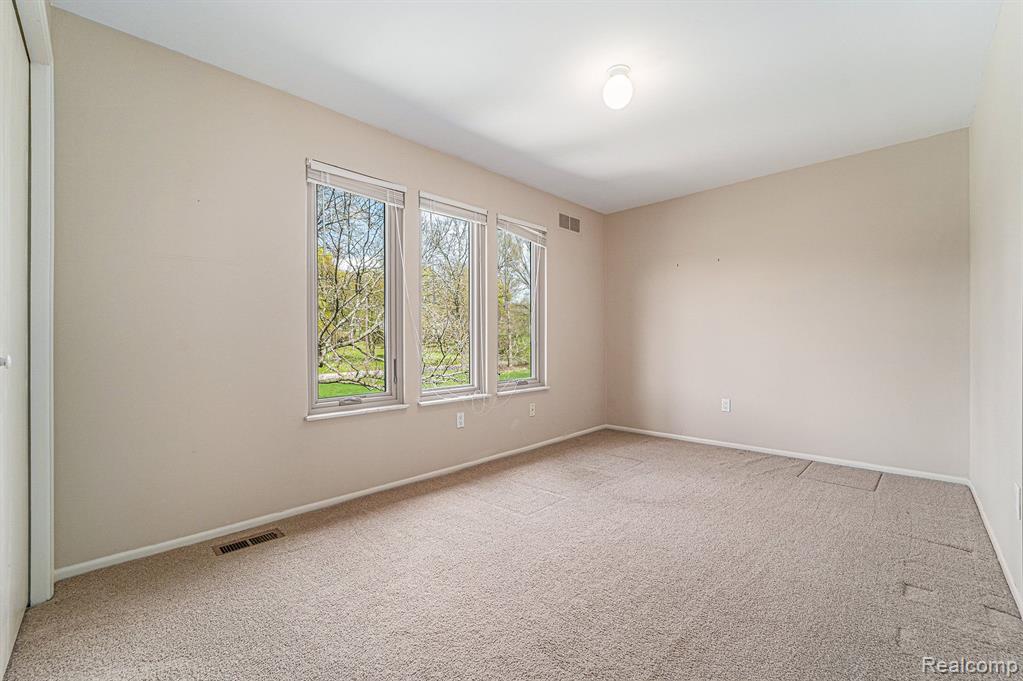 8165 Holcomb Road, Clarkston, MI 48348 — Photo 28