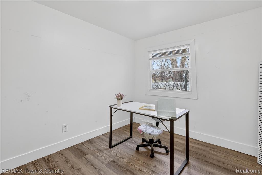 3384 Clement Street, Flint, MI 48504 — Photo 9