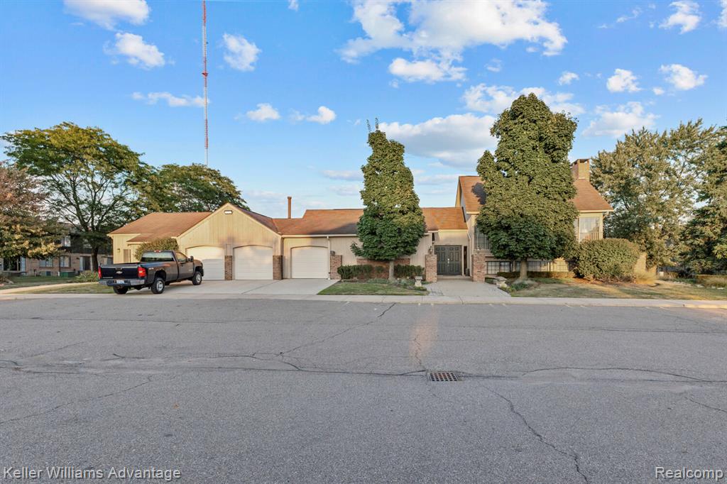26692 Summerdale Drive, Southfield, MI 48033 — Photo 36