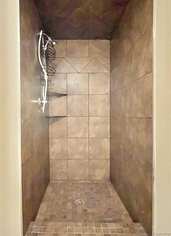 4654 Chapel Drive, Troy, MI 48085 — Photo 22