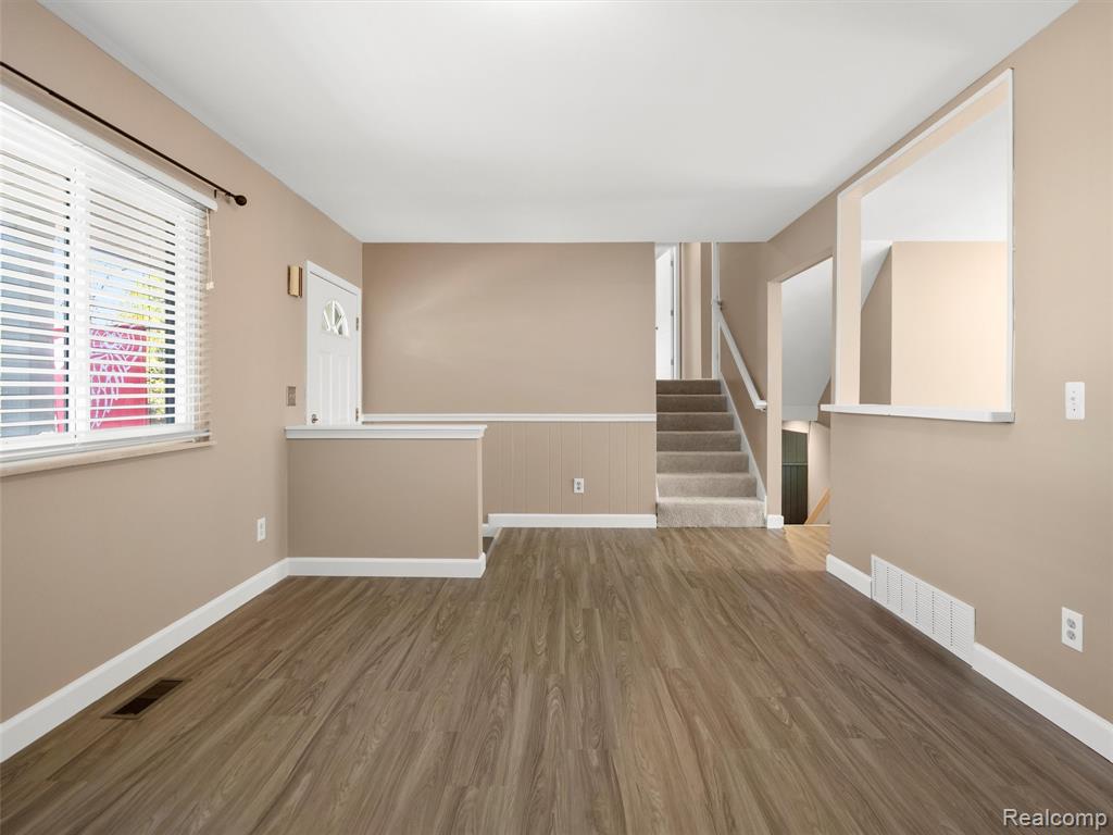 970 Golfview Drive, Lake Orion, MI 48362 — Photo 10