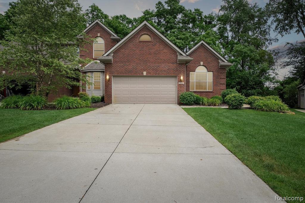 9566 KINGSWAY Circle, Clarkston, MI 48348 — front exterior