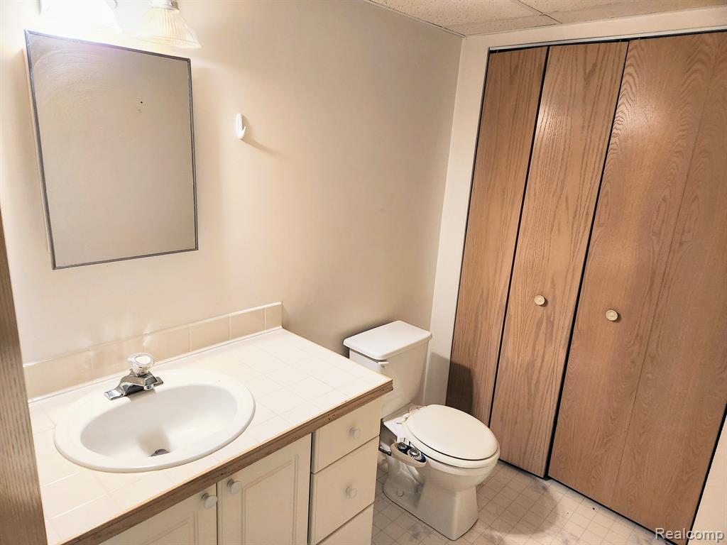 5326 ROYAL VALE Lane, Dearborn, MI 48126 — Photo 16