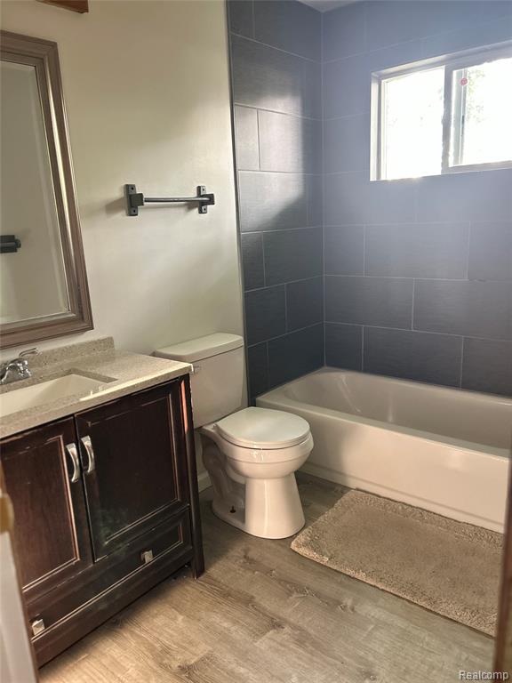 6166 Mulberry Drive, Sterling Heights, MI 48314 — Photo 8
