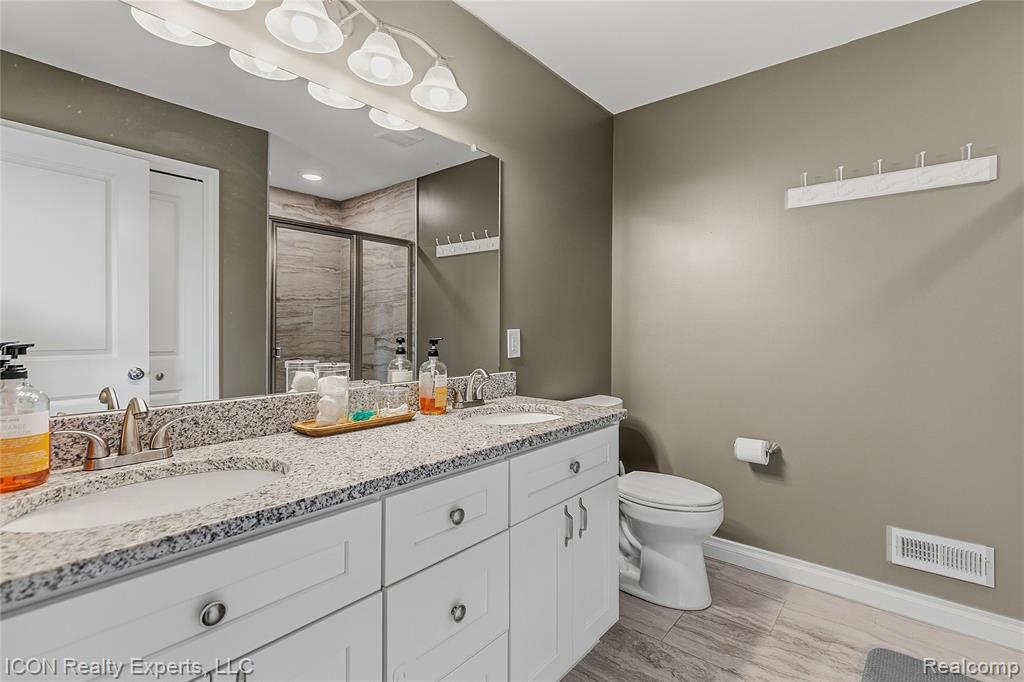 20620 Misty Brook Court, Macomb, MI 48044 — Photo 19
