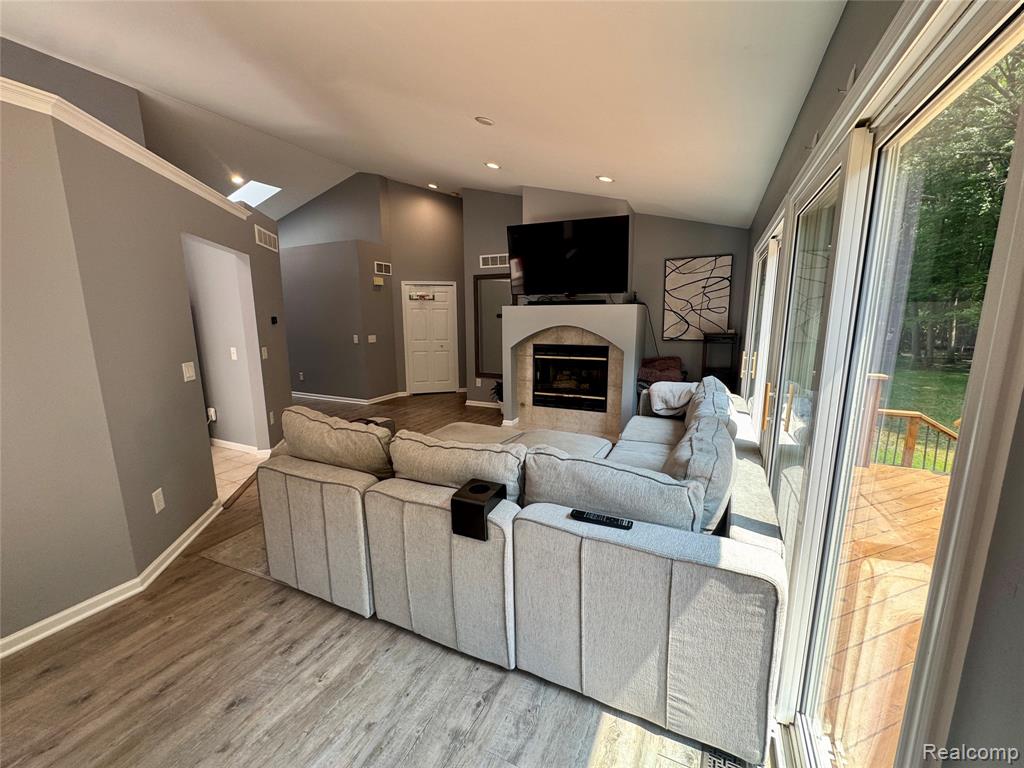 513 River Ridge Drive, Waterford, MI 48327 — Photo 11