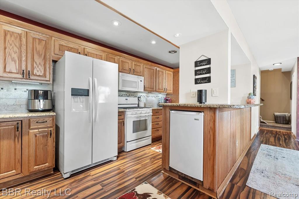 28305 Greenbriar Way, Brownstown, MI 48183 — Photo 9
