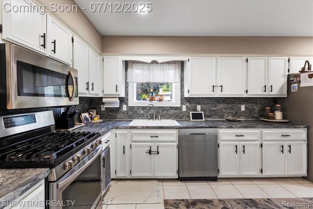 41741 Lore Court, Clinton Twp, MI 48038 — Photo 21