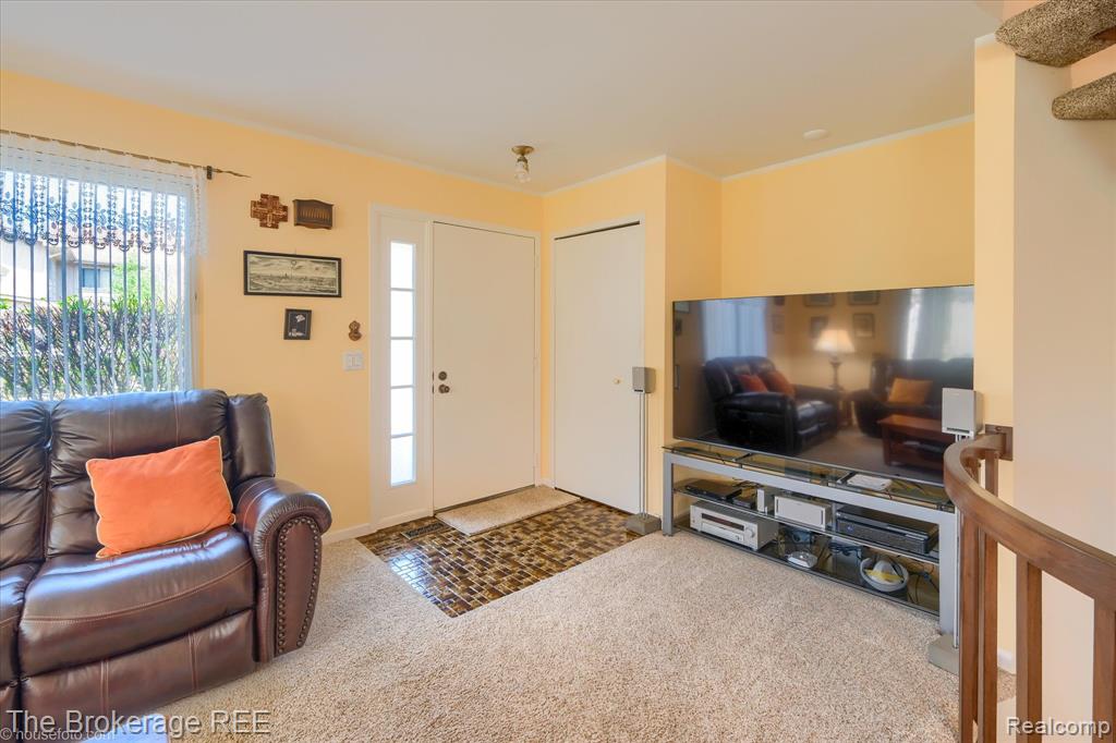 9538 Fenhill Drive, Grand Blanc, MI 48439 — Photo 7