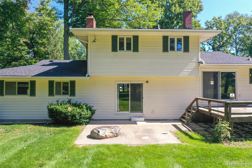 6158 Golfview Drive, Burton, MI 48509 — Photo 10