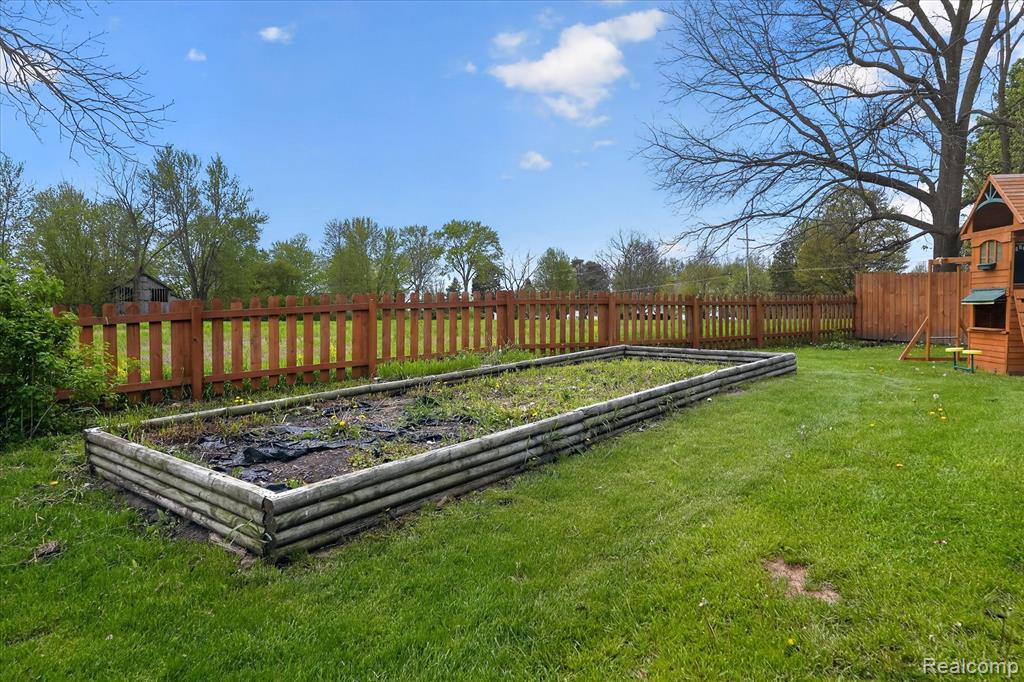 5640 Fowlerville Road, Fowlerville, MI 48836 — Photo 39