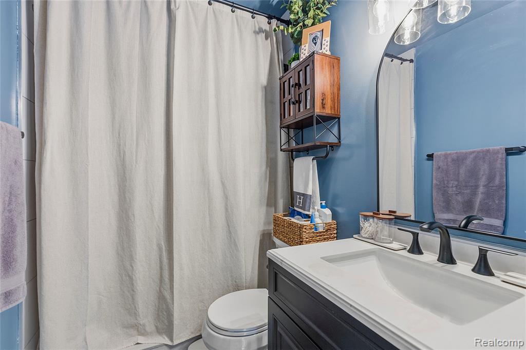 7466 Fenton Street, Dearborn Heights, MI 48127 — Photo 16