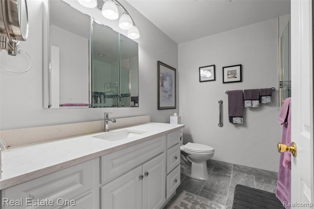 48436 Maplehurst Drive, Shelby Twp, MI 48317 — Photo 16