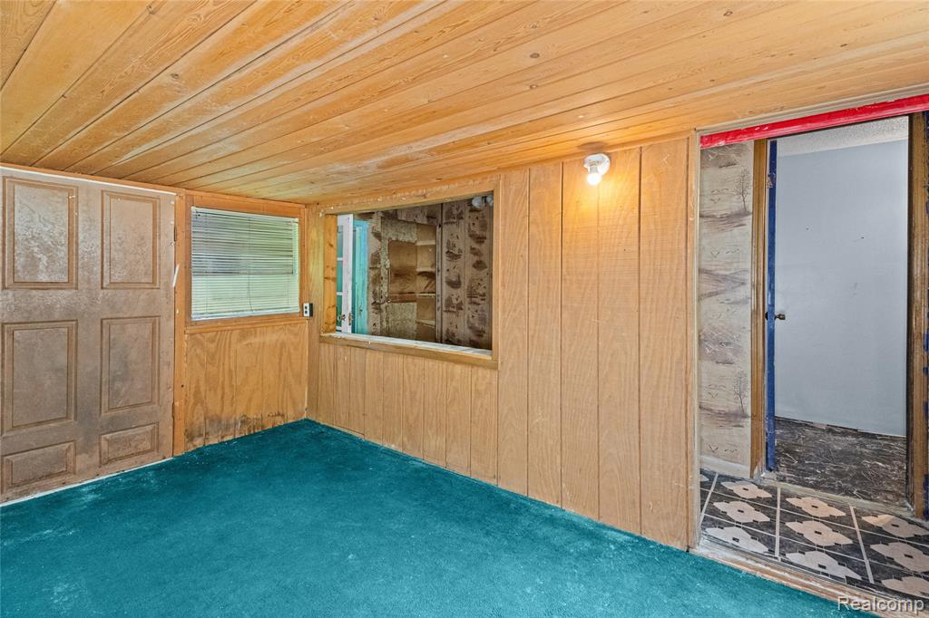1975 Porter Road, White Lake, MI 48383 — Photo 16