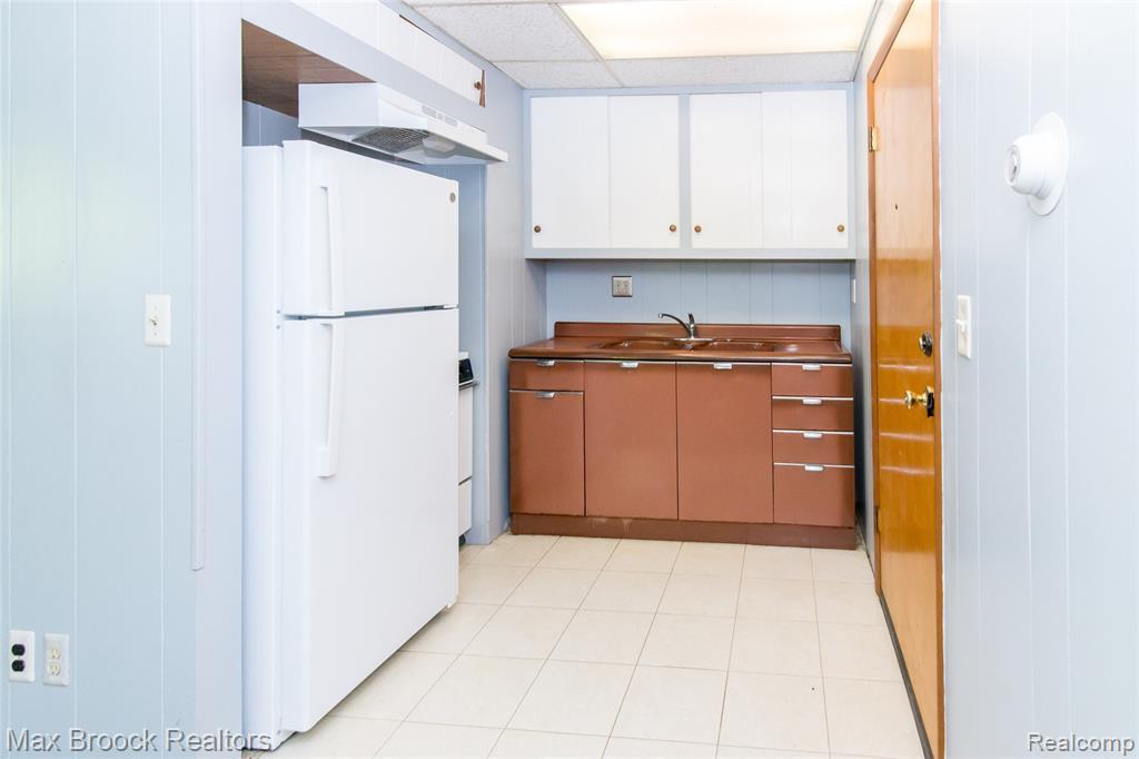 465 Robert Court, Auburn Hills, MI 48326 — Photo 15