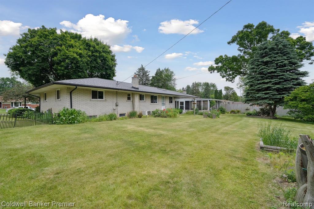 8077 Casa Mia Drive, White Lake, MI — Photo 46