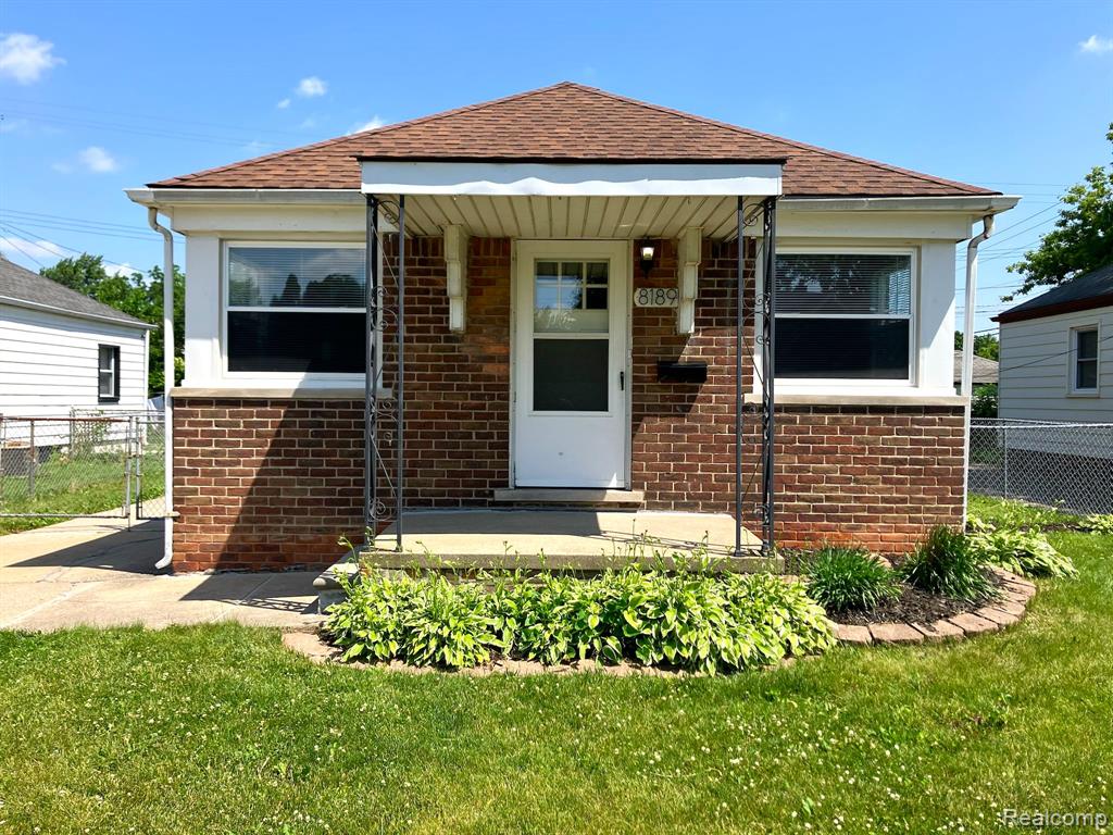 8189 STATE Park, Center Line, MI 48015 — Photo 2
