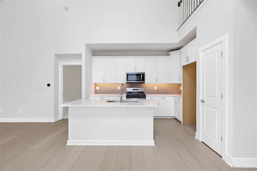 5342 TRAIL VISTA Drive, West Bloomfield, MI 48323 — Photo 12