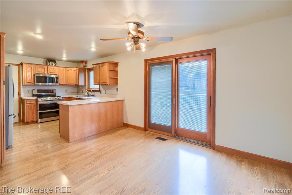 418 Windmill Point Drive, Flushing, MI 48433 — Photo 12