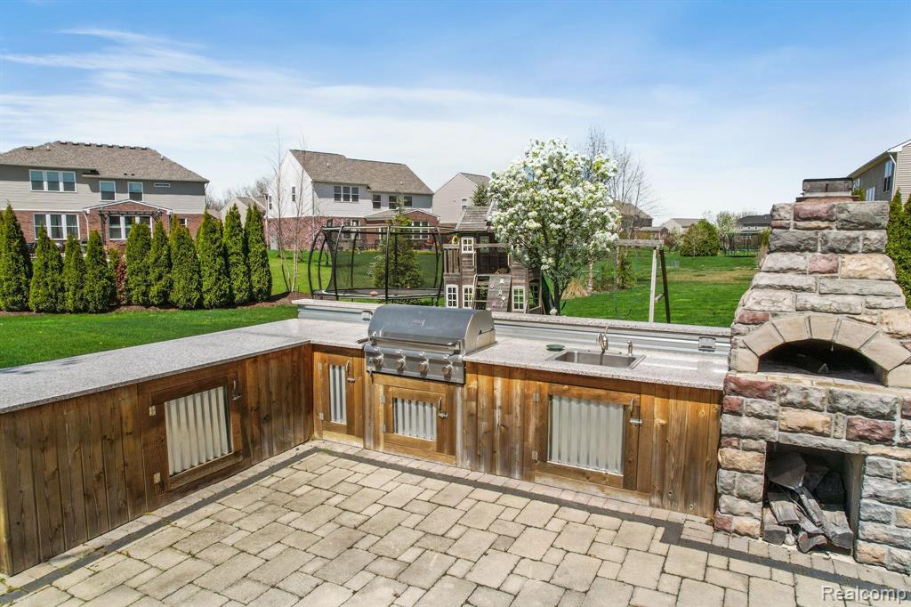49621 BLOOMSBURY Lane, Macomb, MI 48044 — Photo 33