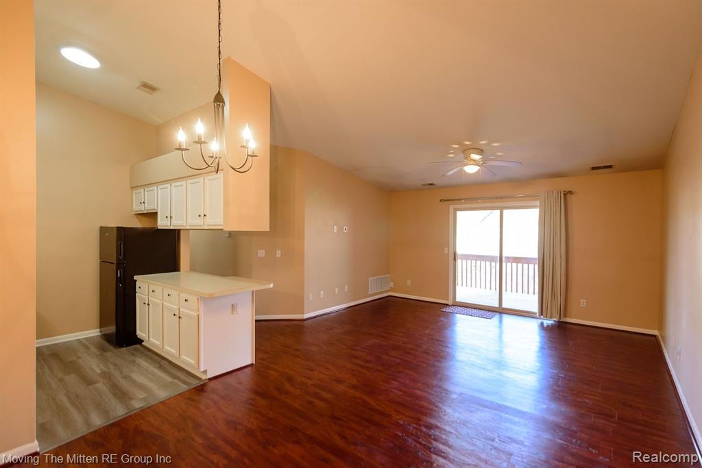 9635 WILDFLOWER Court, Van Buren, MI 48111 — Photo 4