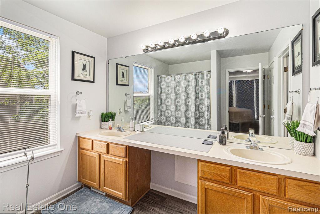 7806 PAINT CREEK Drive, Ypsilanti, MI 48197 — Photo 19