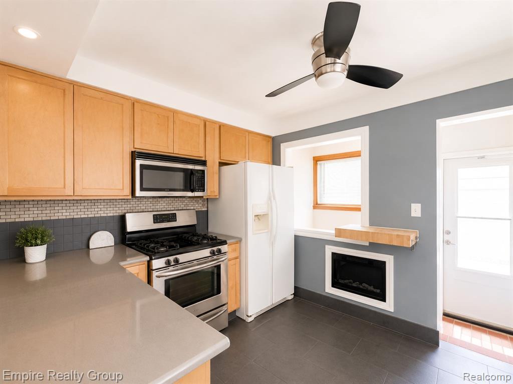 905 N Esplanade Street, Mount Clemens, MI 48043 — Photo 19