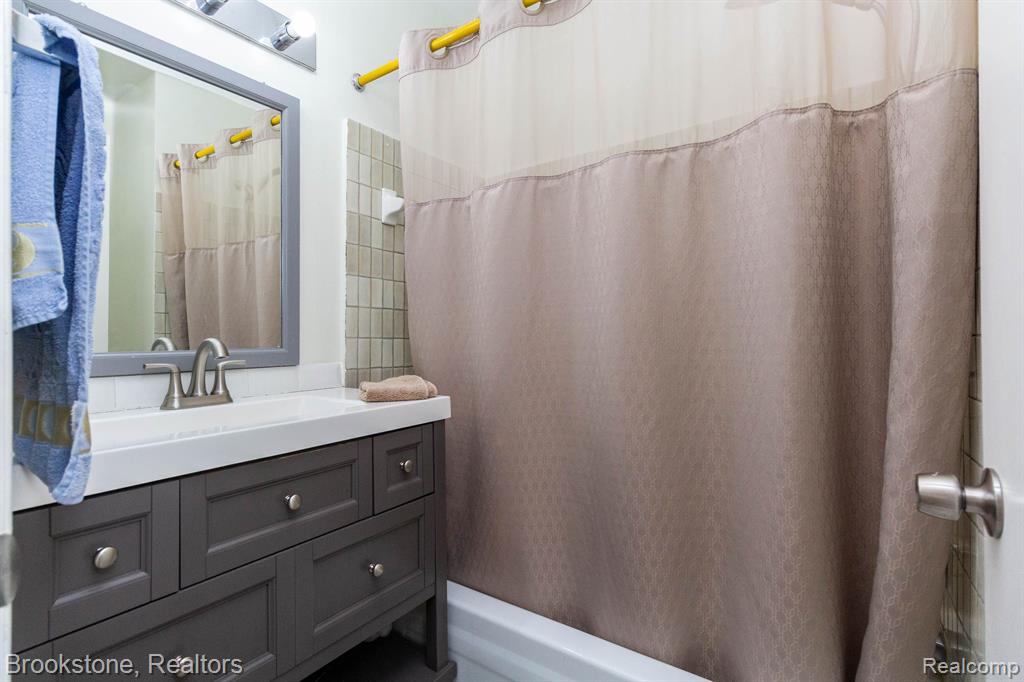 5215 RICHARD Run, West Bloomfield, MI — Photo 29