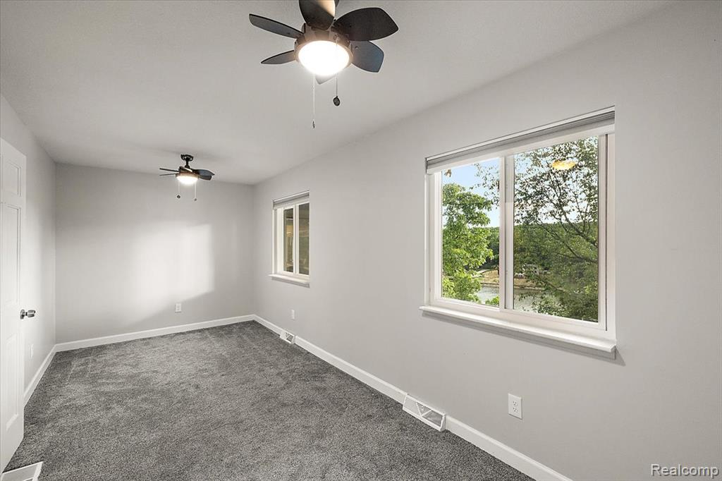 7291 Parkwood Drive, Fenton, MI 48430 — Photo 30