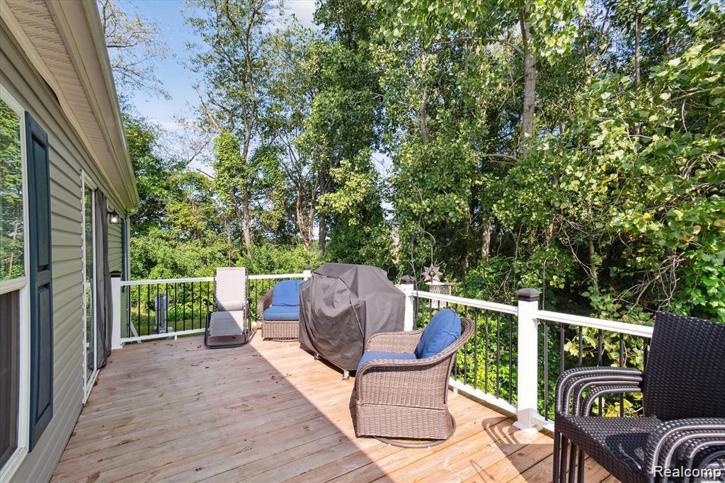 5201 Millstone, Milford, MI 48380 — Photo 19