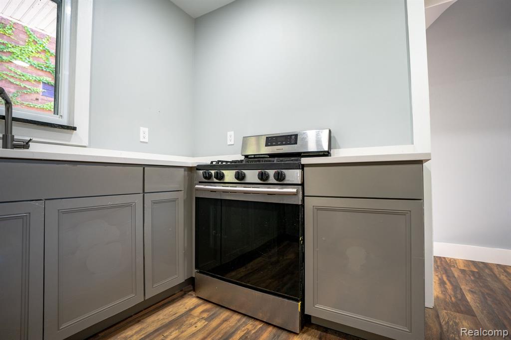 388 Lakewood Street, Detroit, MI 48215 — Photo 13