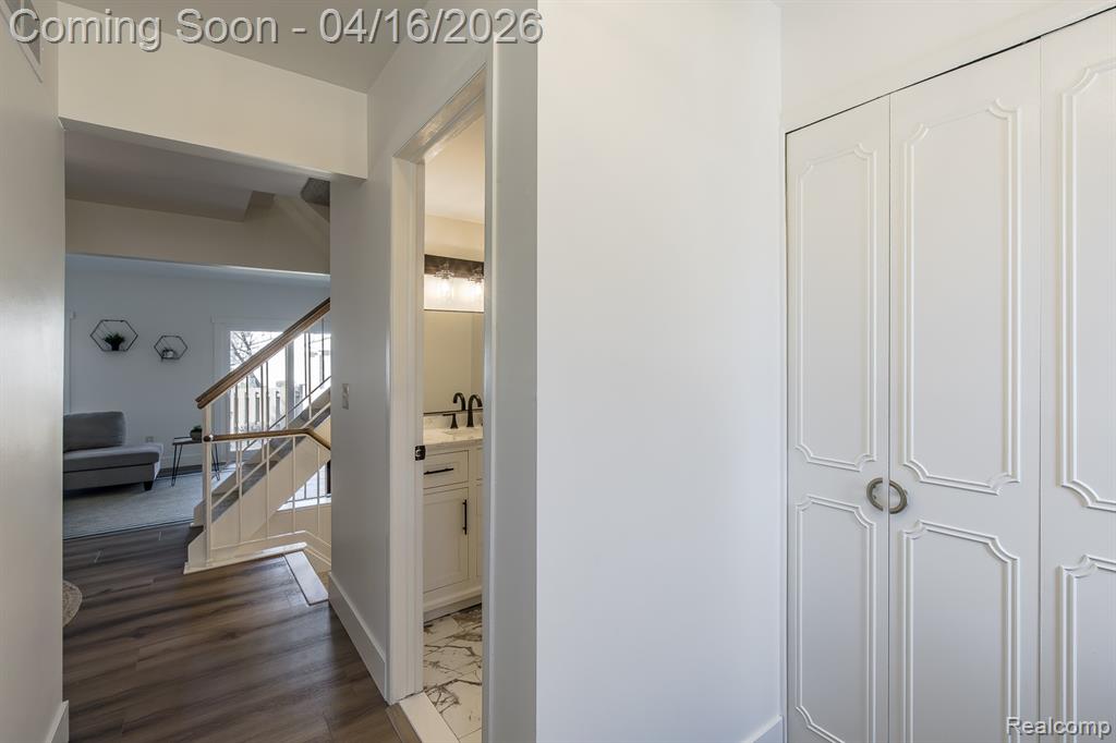 5254 Breeze Hill Place, Troy, MI 48098 — Photo 6
