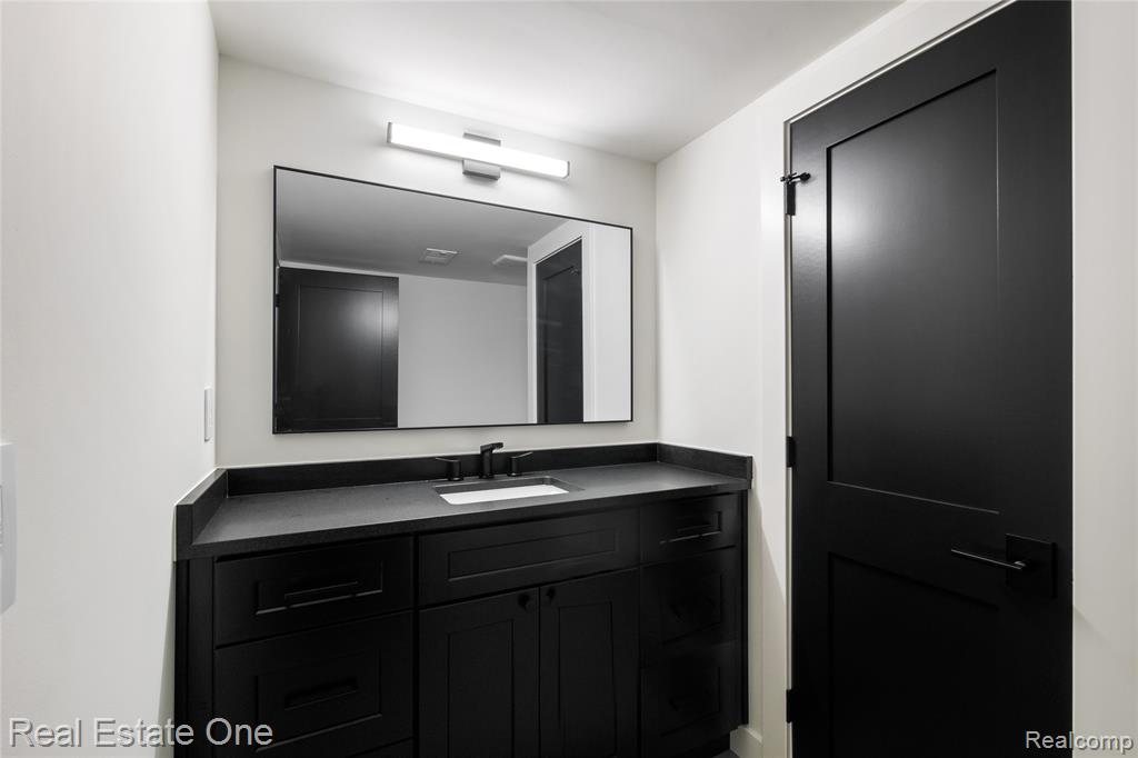 5584 N Adams Way, Bloomfield Hills, MI 48302 — Photo 50