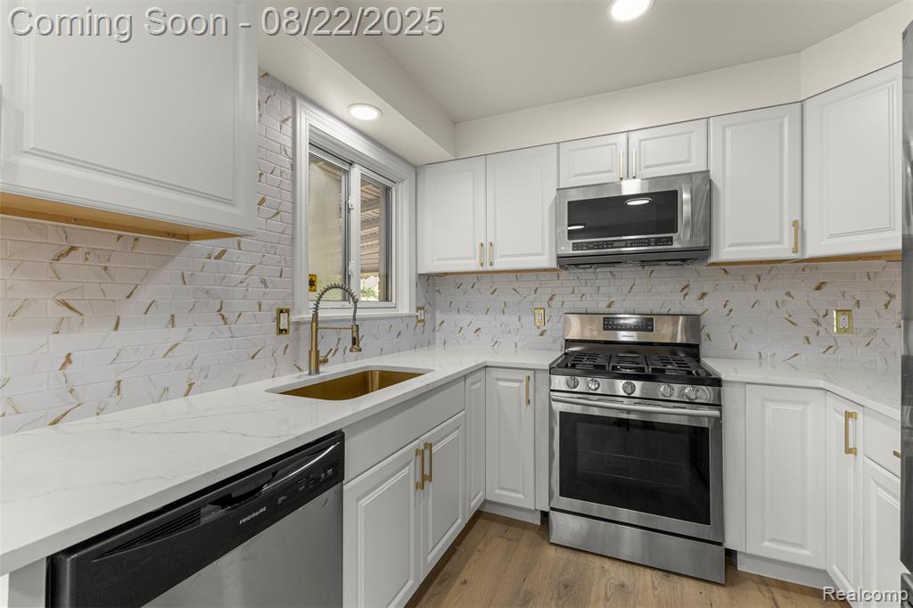 7001 Belton ST Street, Garden City, MI — Photo 13