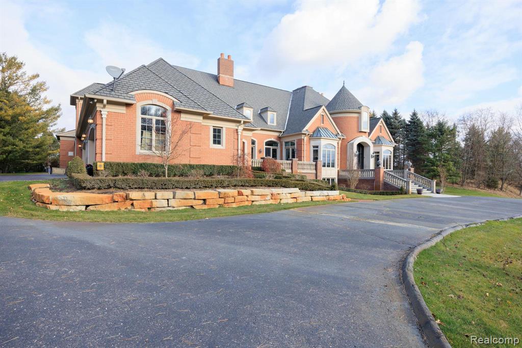 5165 Abbey Road, Rochester, MI, 48306