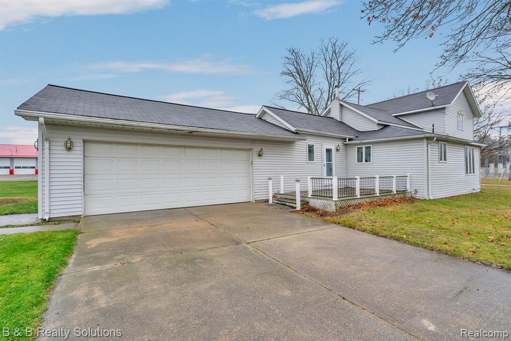 7493 S SAGINAW Street, New Lothrop, MI 48460 — Photo 10