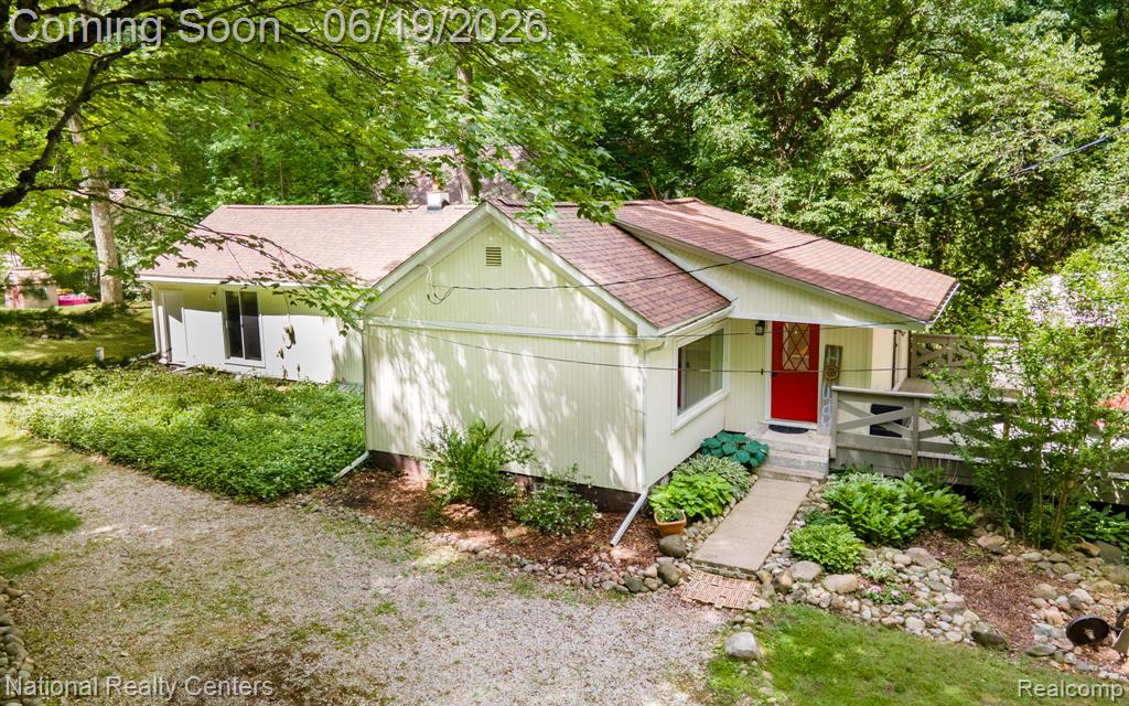 5223 Woodlane Road, Clarkston, MI 48348 — front exterior