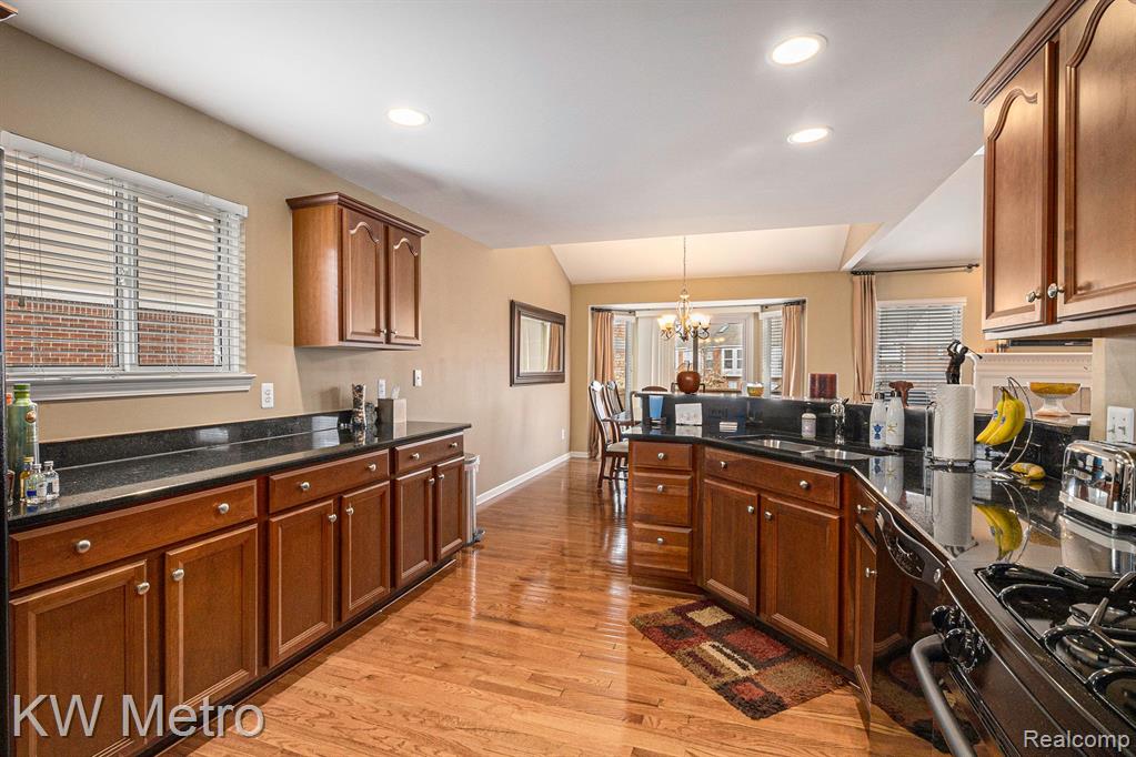 40637 LENOX PARK Drive, Novi, MI 48377 — Photo 10