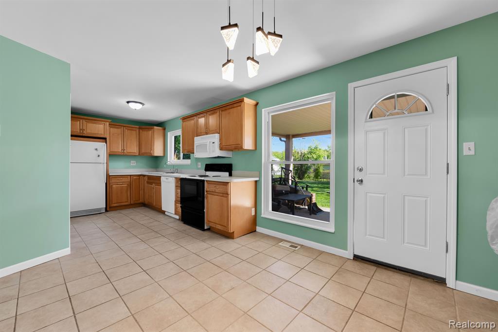 4640 ARDEN Avenue, Warren, MI 48092 — Photo 11