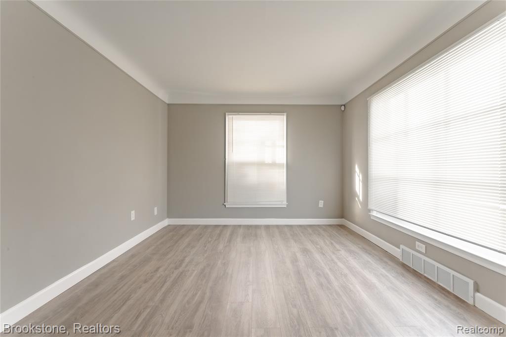 17006 Juliana Avenue, Eastpointe, MI 48021 — Photo 7