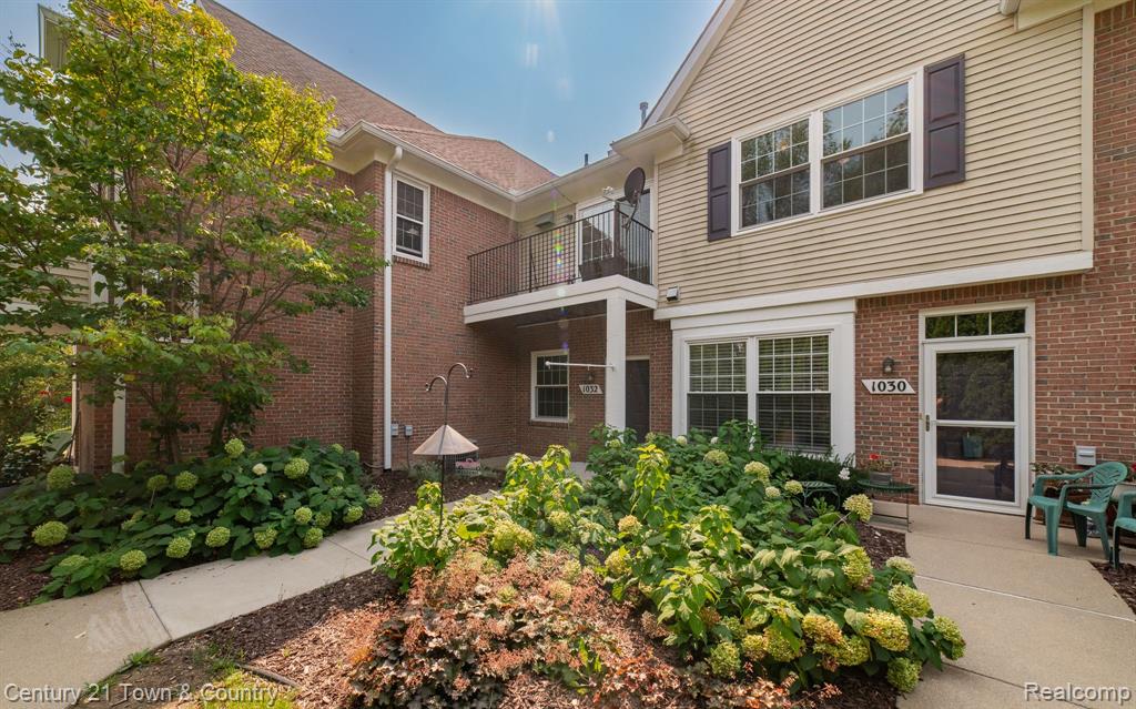1032 SHIAWASSEE Circle, Howell, MI 48843 — Photo 4