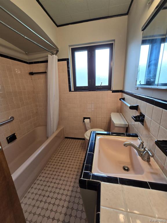 9036 Merriman Road, Livonia, MI 48150 — Photo 12