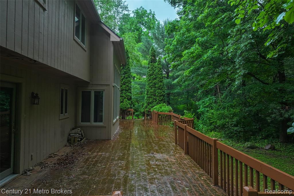 751 River Edge Court, Flushing, MI 48433 — Photo 36