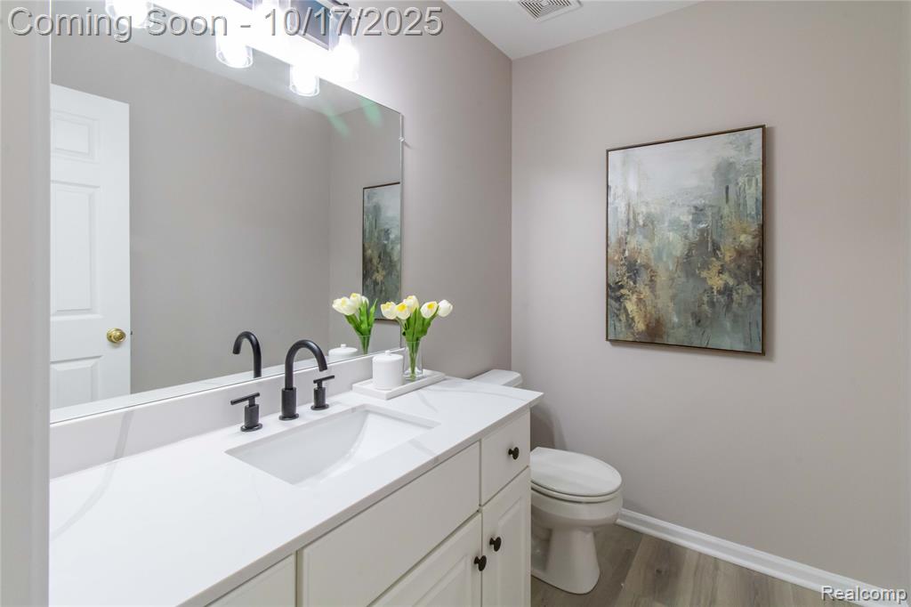 4070 Blue Heron Drive, Auburn Hills, MI 48326 — Photo 33