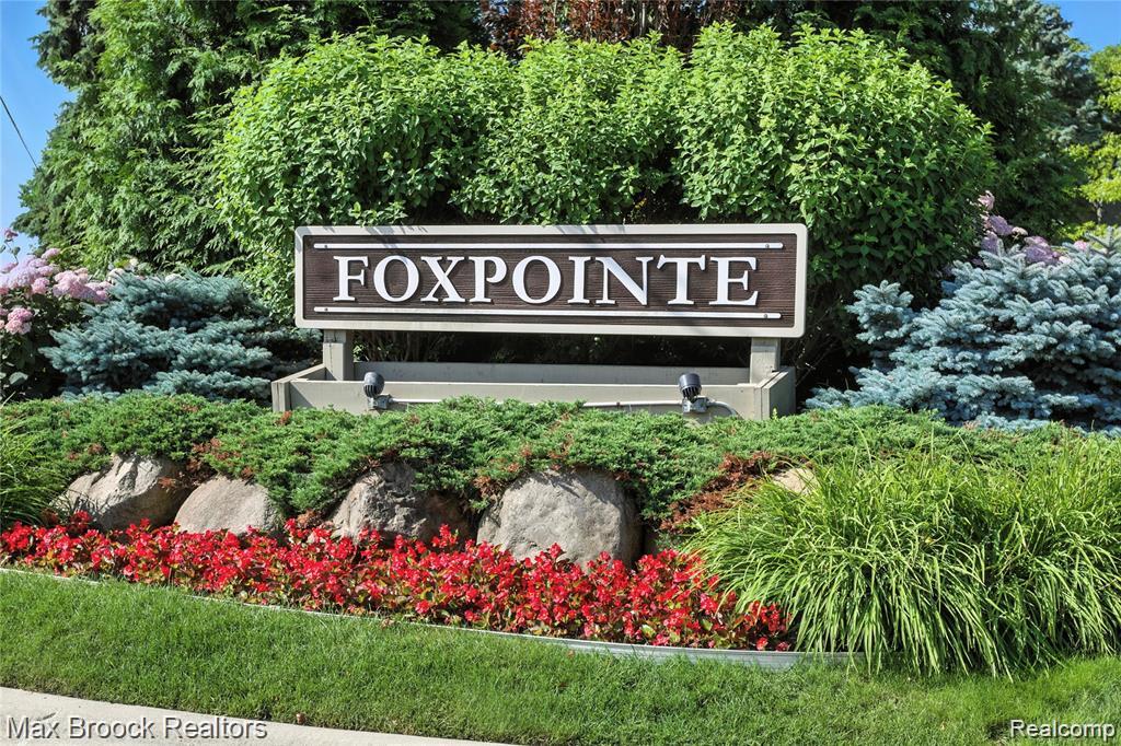 4231 Foxpointe Drive, West Bloomfield, MI 48323 — front exterior