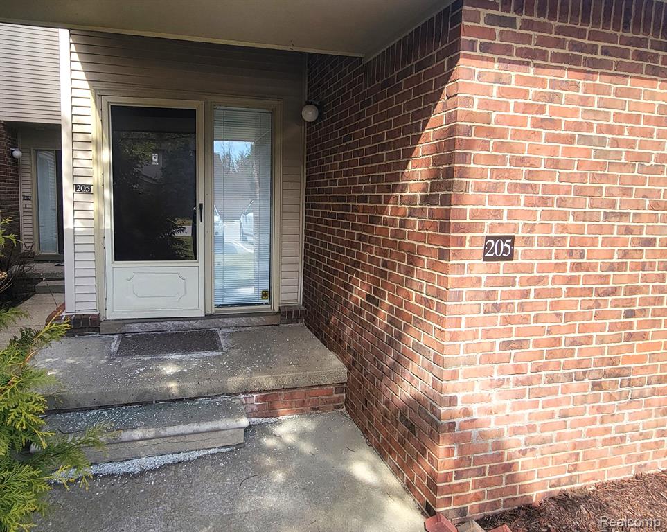 6620 Ridgefield Circle, West Bloomfield, MI — Photo 2