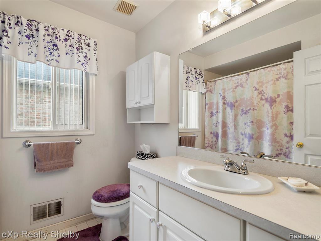 49088 Lehr Drive, Macomb, MI 48044 — Photo 23