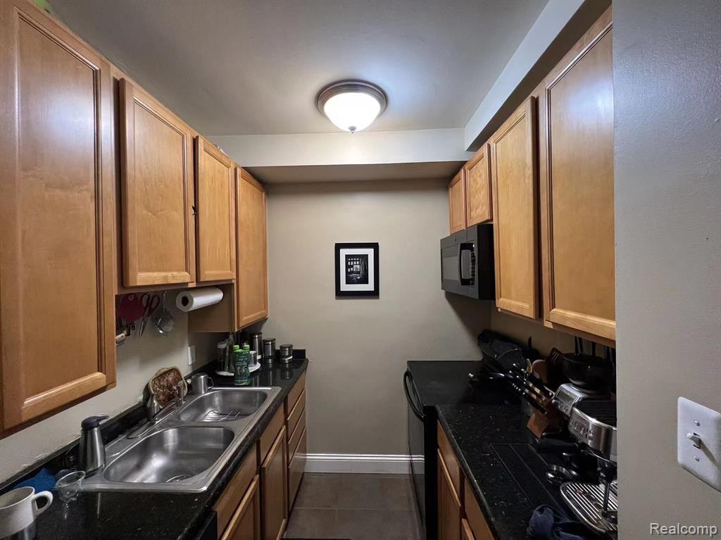 15 E KIRBY Street, 1025, Detroit, MI 48202 — Photo 17