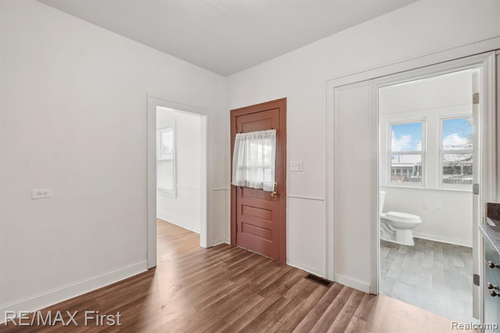 7726 Coolidge, Center Line, MI 48015 — Photo 11