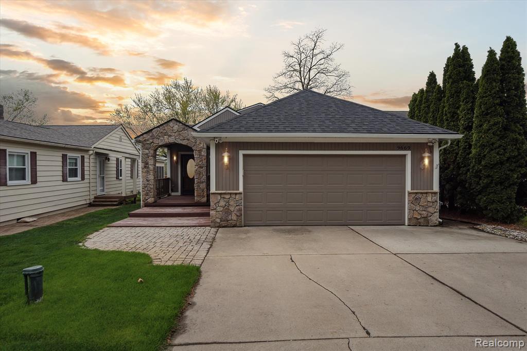9669 NORMAN Road, Clarkston, MI 48348 — Photo 2